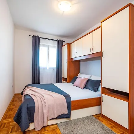 Merita With Pool Апартаменты