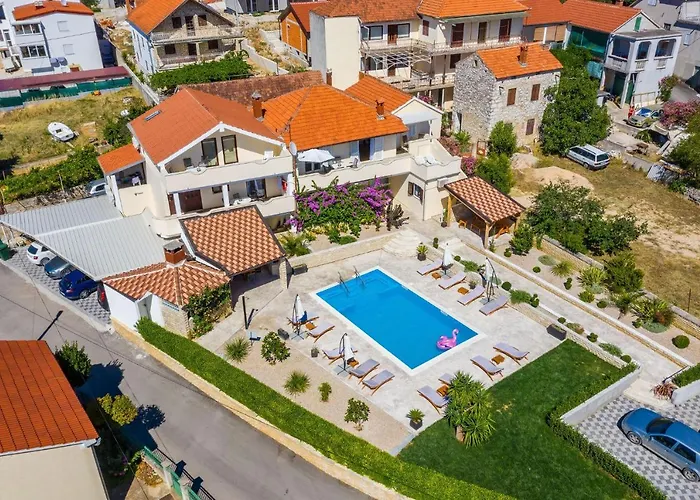 Merita With Pool Апартаменты *
