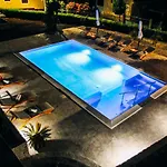 아파트 Merita With Pool