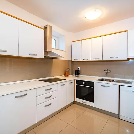 Merita With Pool Apartment Sveti Filip i Jakov