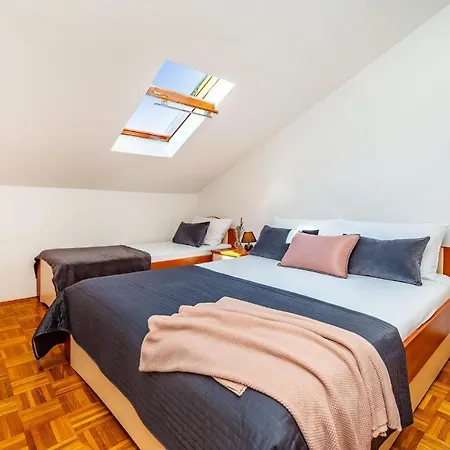 Lejlighed Merita With Pool Sveti Filip i Jakov