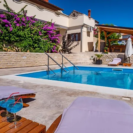 Merita With Pool Sveti Filip i Jakov