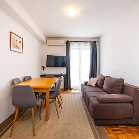 Apartment Merita With Pool *