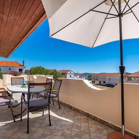 Apartment Merita With Pool