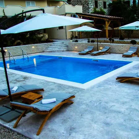 Merita With Pool *