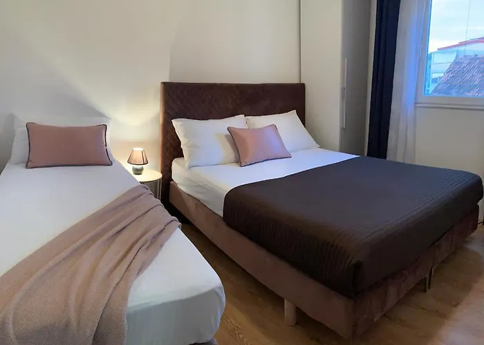 Merita With Pool 스베티필립아이자코브