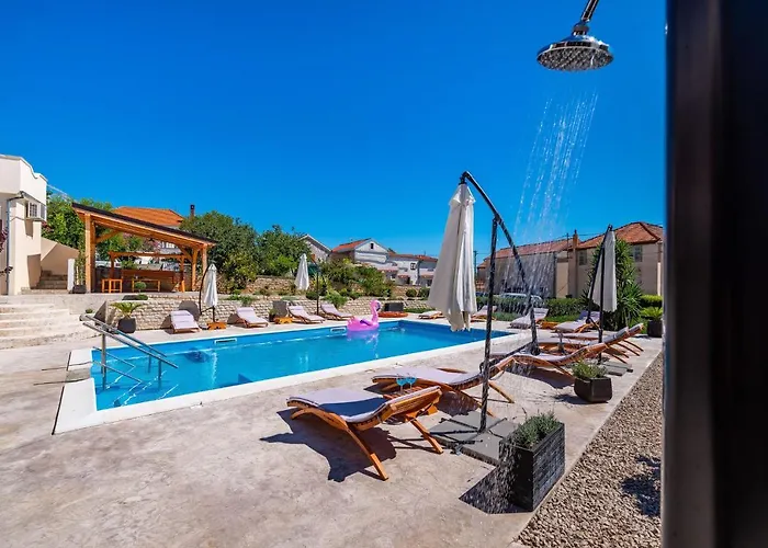 Merita With Pool Sveti Filip i Jakov