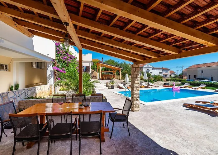 아파트 Merita With Pool *