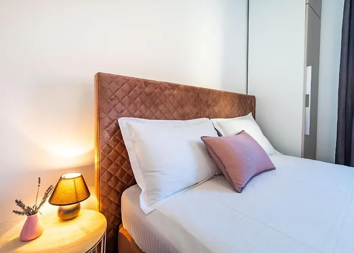 Merita With Pool * 스베티필립아이자코브