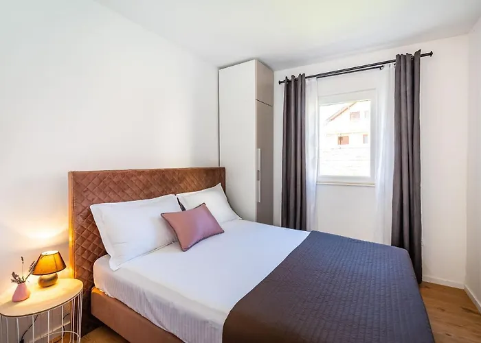 Merita With Pool * 스베티필립아이자코브