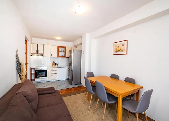 Merita With Pool * 스베티필립아이자코브