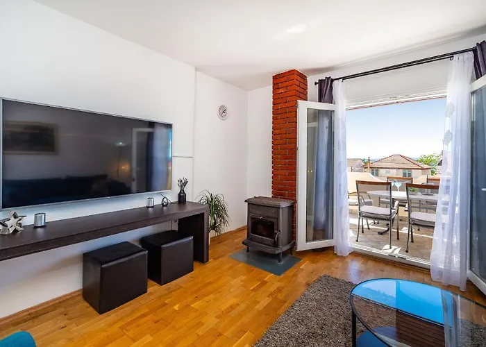 Merita With Pool * 스베티필립아이자코브