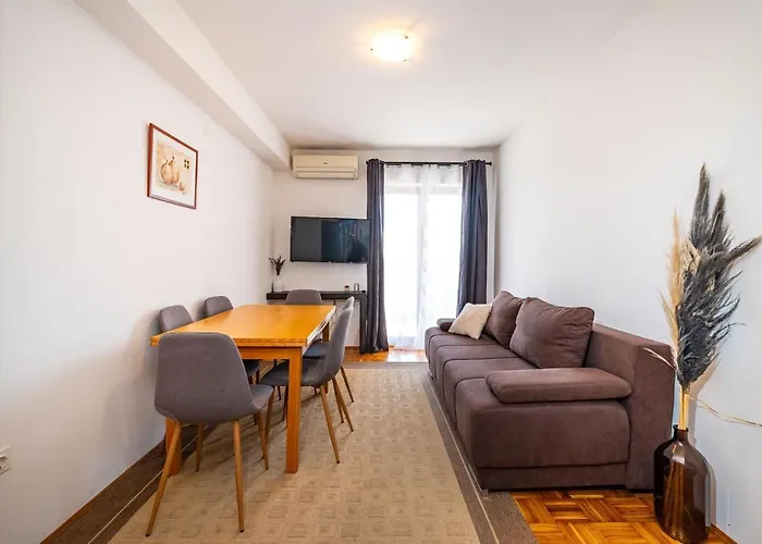 아파트 Merita With Pool *