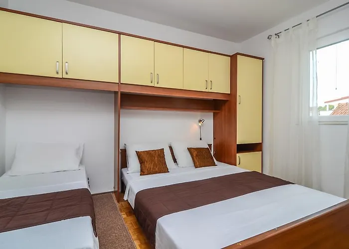 Merita With Pool 아파트 *