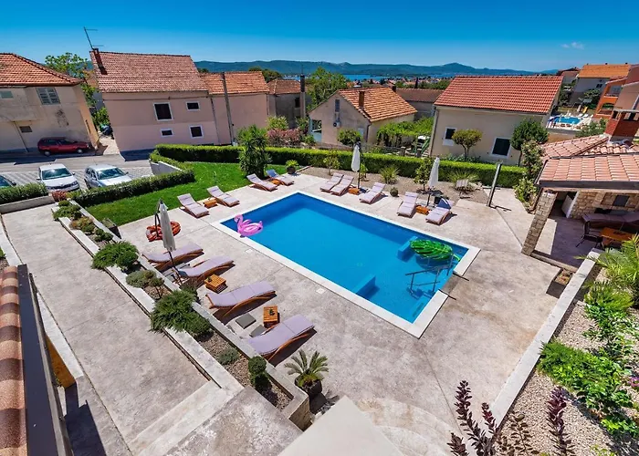 아파트 Merita With Pool *